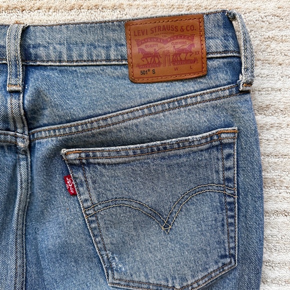 Levi's® Premium 501® SKINNY WOMEN'S JEANS Button Fly Distressed Size 28” x 30” - Picture 11 of 16